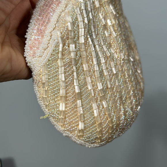 Vintage no brand beaded ivory pink zipper closure small/ mini bag 7.5 x 6” - Picture 7 of 14